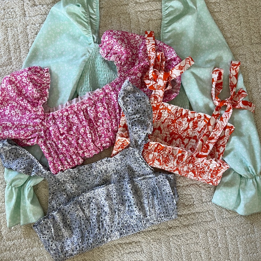 (4) Junior Miscellaneous Tops
